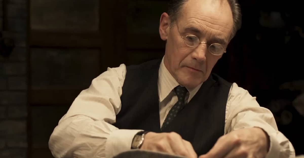 Escena 1 EL SASTRE DE LA MAFIA