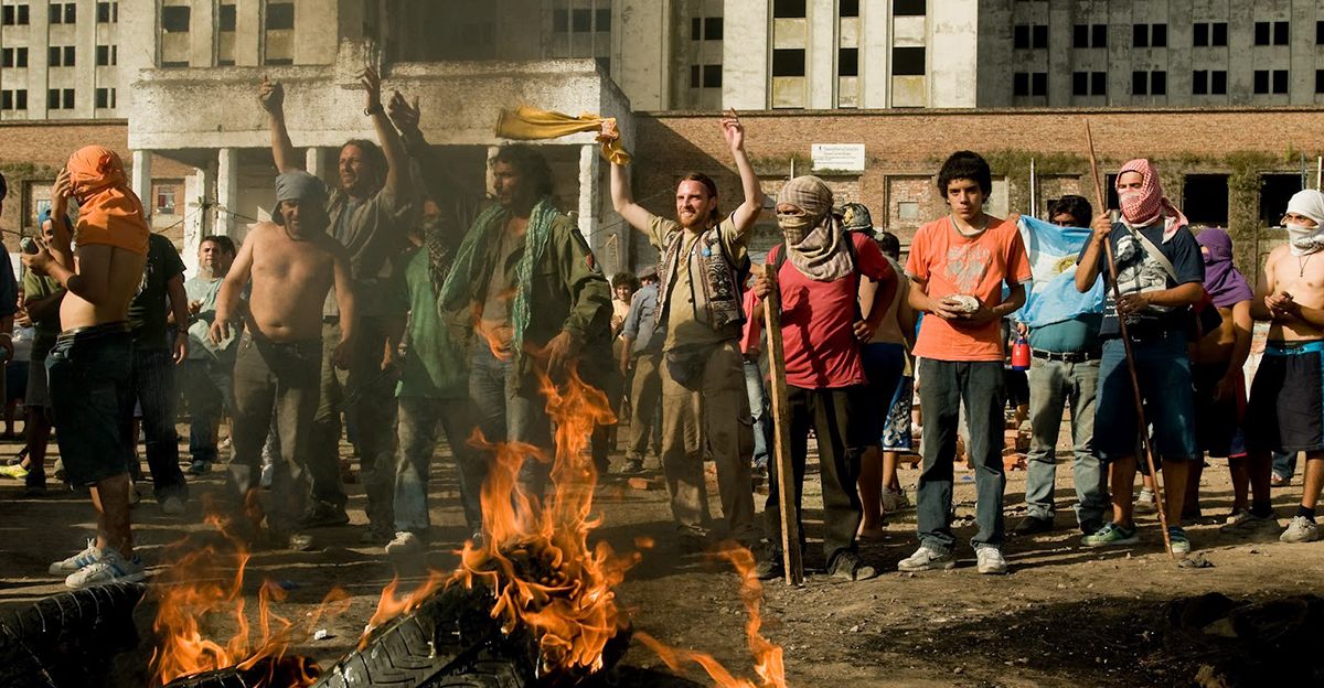 Escena 1 ELEFANTE BLANCO